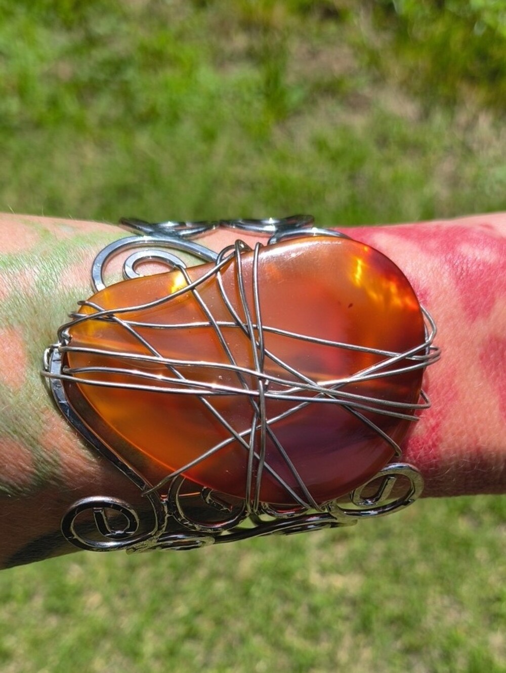 HUGE Handcrafted Hammered Stainless Steel Cuff With Carnelian Agate Bohochic - Picture 4 of 8